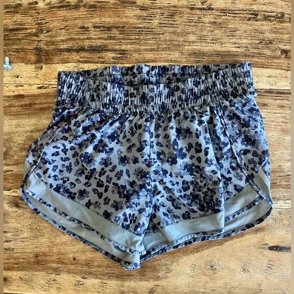 Athleta Printed Mesh Racer Run Short Libra Gray Animal | Size XS